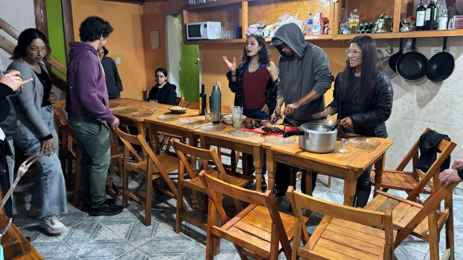 Die Silvestervorbereitungen im Hostel in El Chaltén.