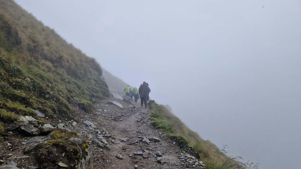 Hoch oben auf dem Salkantay Pass auf 4600 Metern - im Nebel. (Foto: vku)